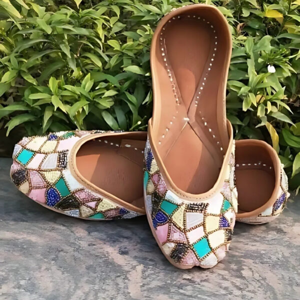 Ladies Punjabi Juttis - Image 15