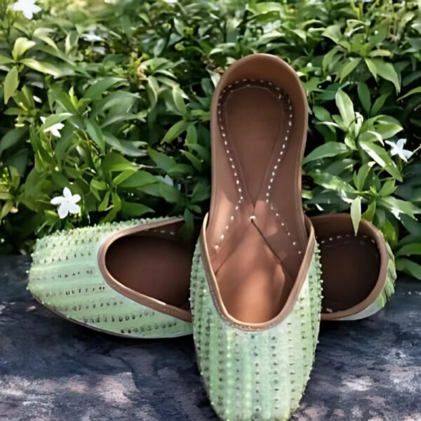 Ladies Punjabi Juttis - Image 16