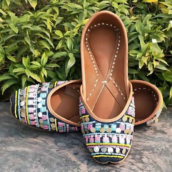 Ladies Punjabi Juttis - Image 17