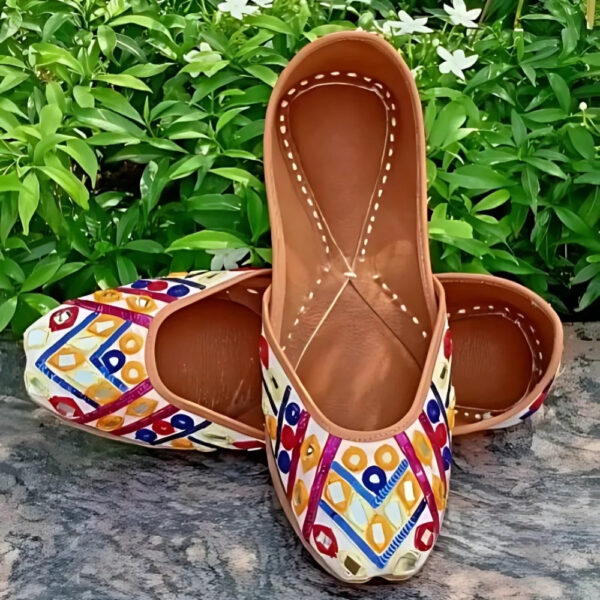 Ladies Punjabi Juttis - Image 18