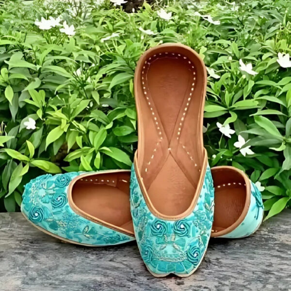 Ladies Punjabi Juttis - Image 12