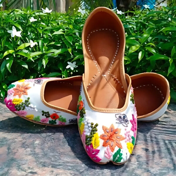 Ladies Punjabi Juttis - Image 10