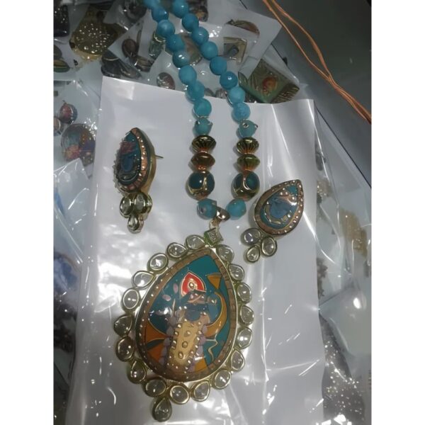 Polished Artificial Jewellery - Image 13